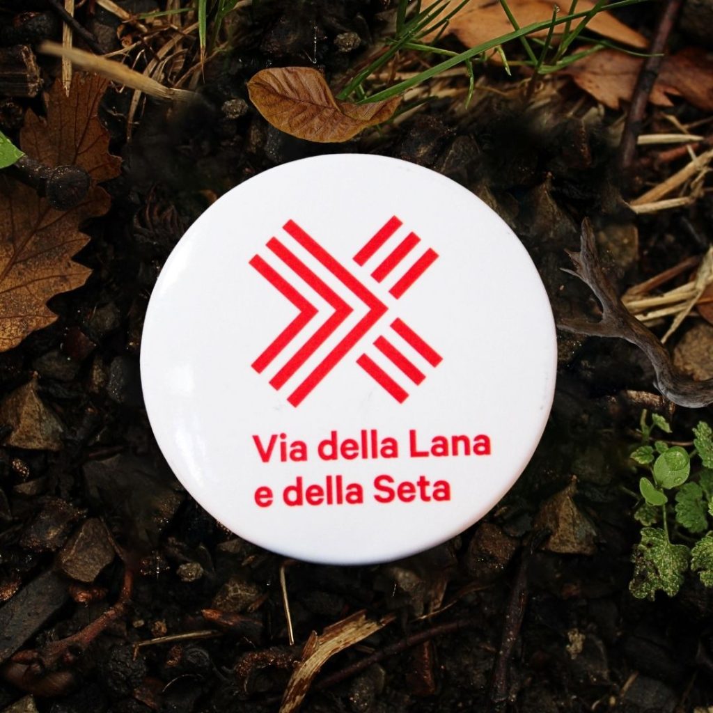 Spilla Via della Lana e della Seta